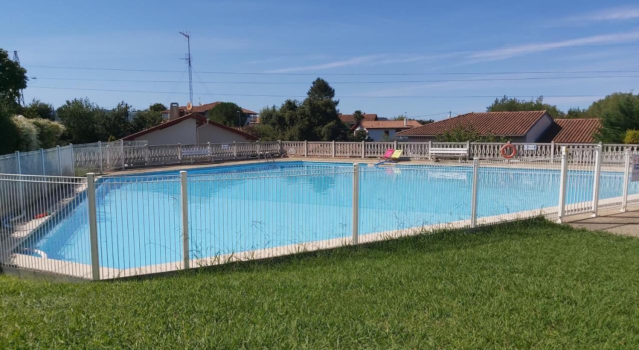 Apartment A Avec Piscine Et A Cote De La Hendaye